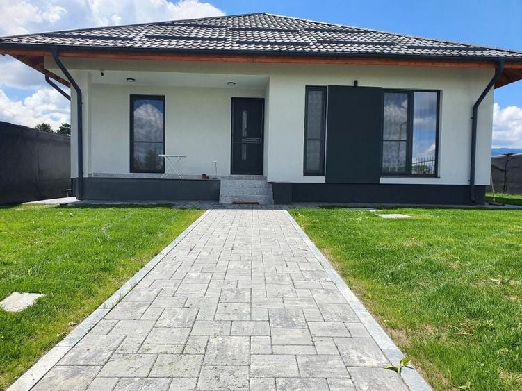 Casă cu 3 camere în Drumul Carului
