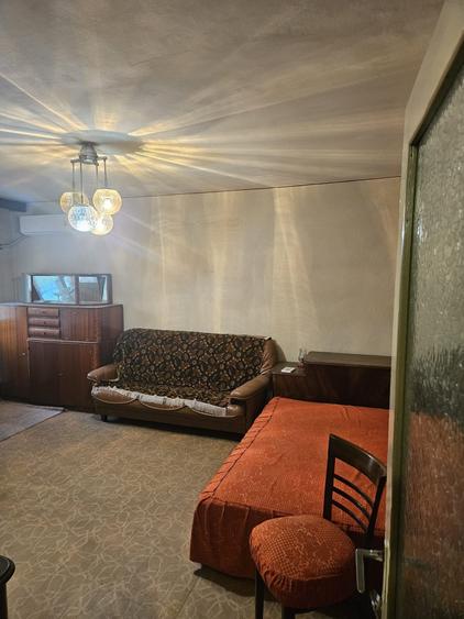 Apartament cu 2 camere decomandat în 1 Mai