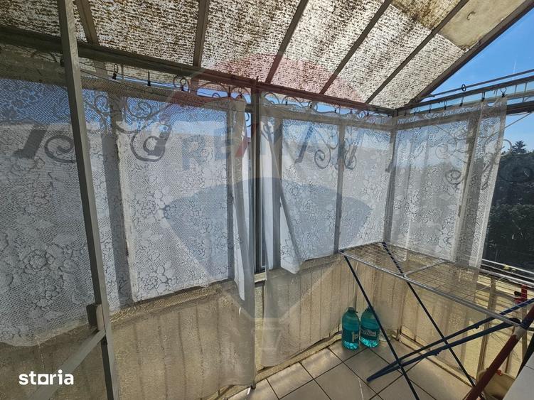 Apartament cu 3 camere semidecomandat în Central