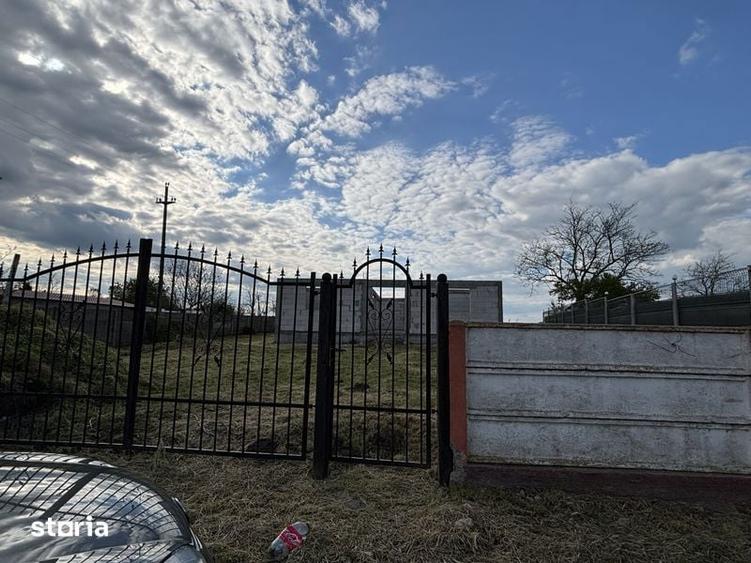 Teren de 2228 mp, în Siliștea