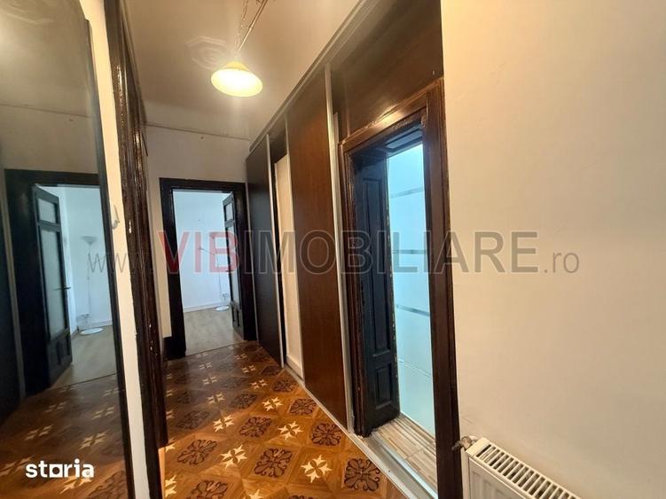 Apartament cu 3 camere în Centrul Civic