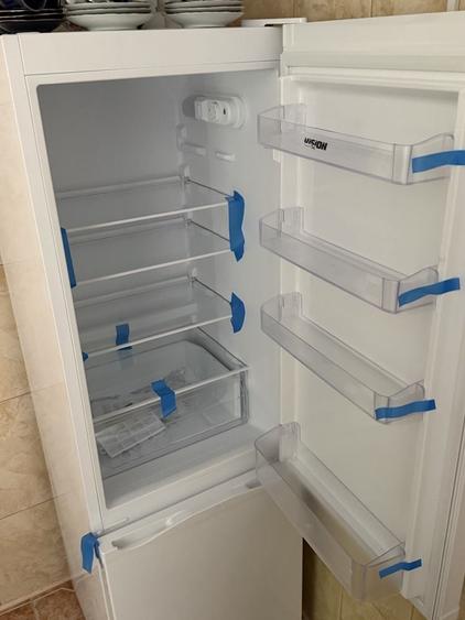 Apartament cu 3 camere semidecomandat în Posta