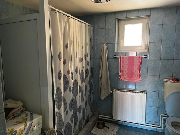 Casă cu 3 camere în Cenei