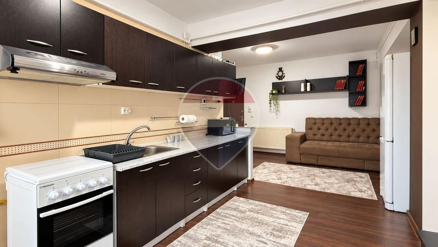 Apartament cu 3 camere decomandat în Letea