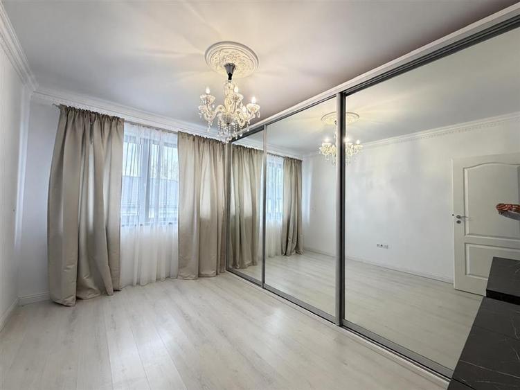 Apartament cu 3 camere decomandat, mobilat în Șelimbăr