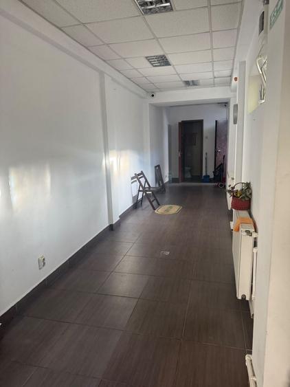 Spațiu comercial, de 25 mp, în Baba Novac