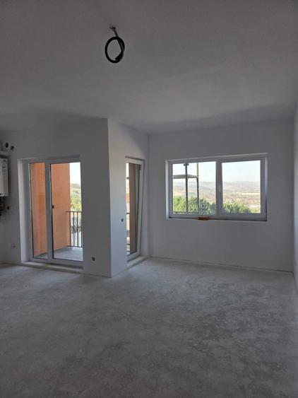 Apartament cu 2 camere decomandat în Apahida