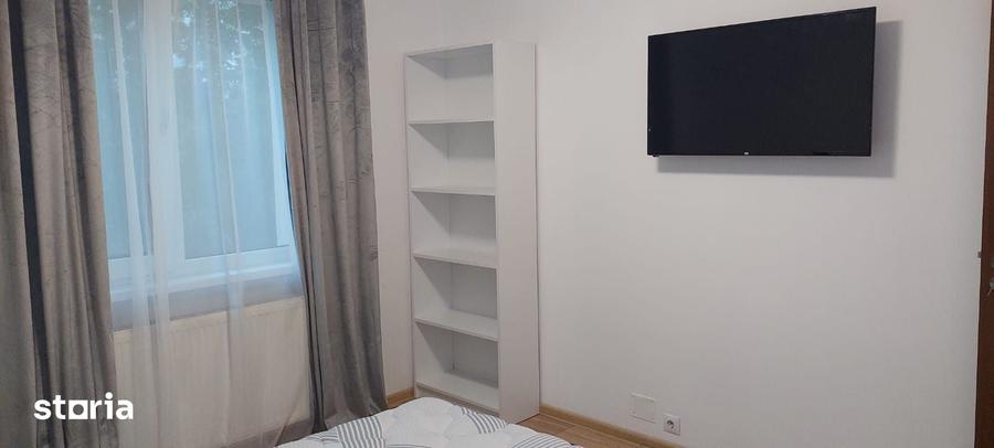 Apartament cu 3 camere decomandat în Berceni