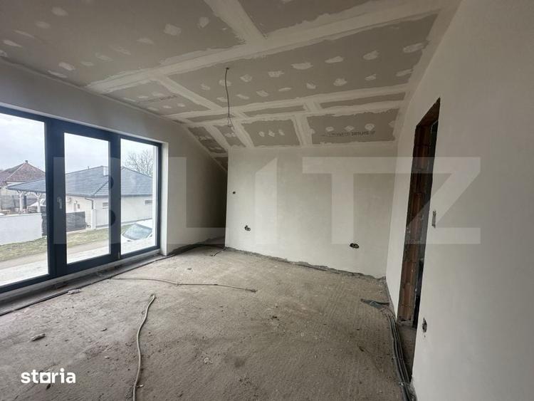 Casă cu 4 camere cu Teren 300 Mp în Lazuri