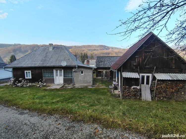 Casă cu Teren 1400 Mp în Moisei
