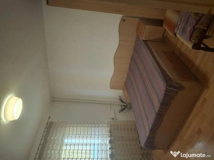 Apartament cu 3 camere decomandat în 13 Septembrie