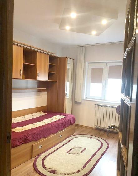 Apartament cu 3 camere decomandat în Faleza Nord