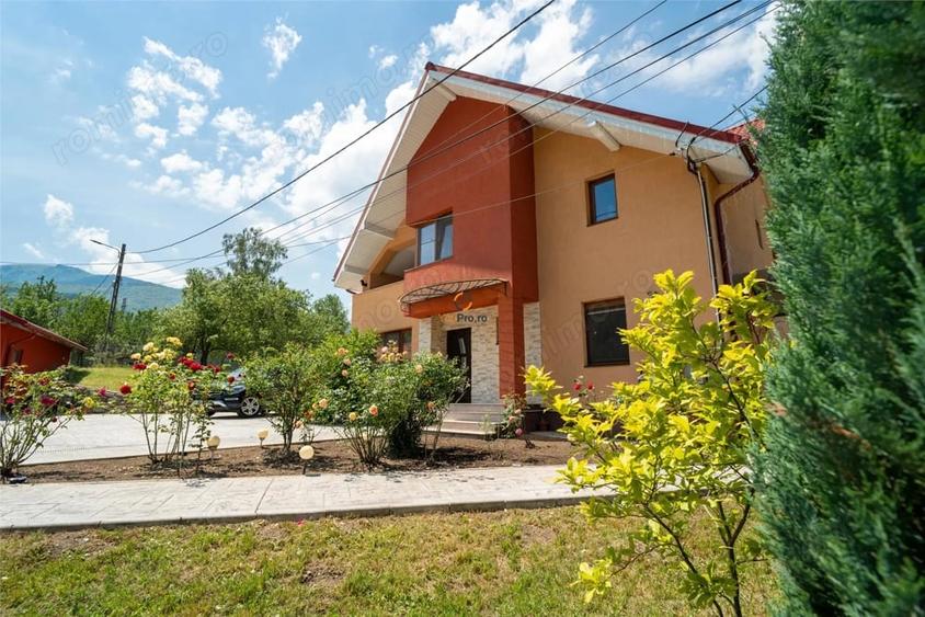Casă cu Teren 1500 Mp în Vulcan