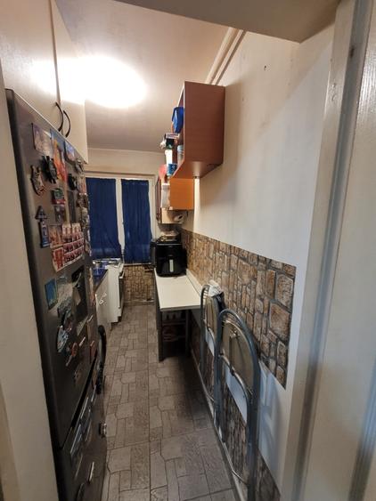 Apartament cu 3 camere semidecomandat în Dacia