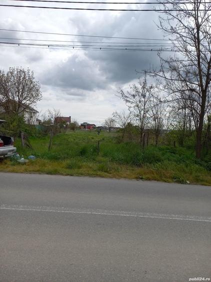 Teren de 800 mp, în Preajba