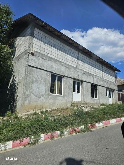 Casă cu 3 camere cu Teren 300 Mp în Lunca