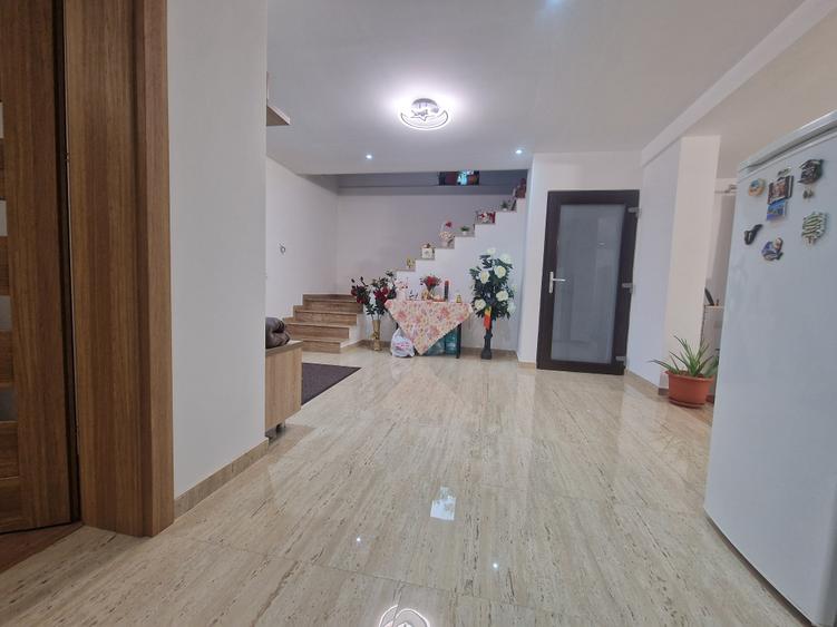 Casă individuală cu 5 camere cu Teren 420 Mp în Cumpăna