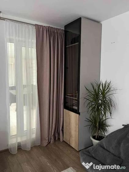 Apartament cu 2 camere decomandat în Tractorul