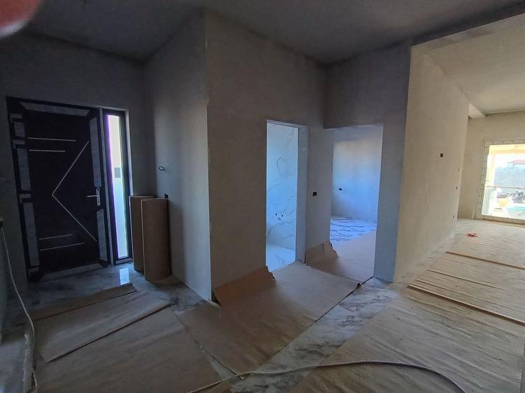 Casă individuală cu 4 camere cu Canalizare în Sânandrei