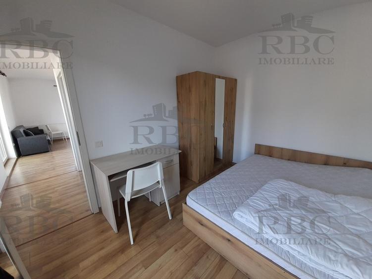 Apartament cu 3 camere semidecomandat, mobilat în Central