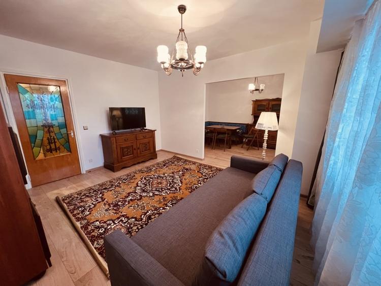 Apartament cu 3 camere decomandat, mobilat în Iancului
