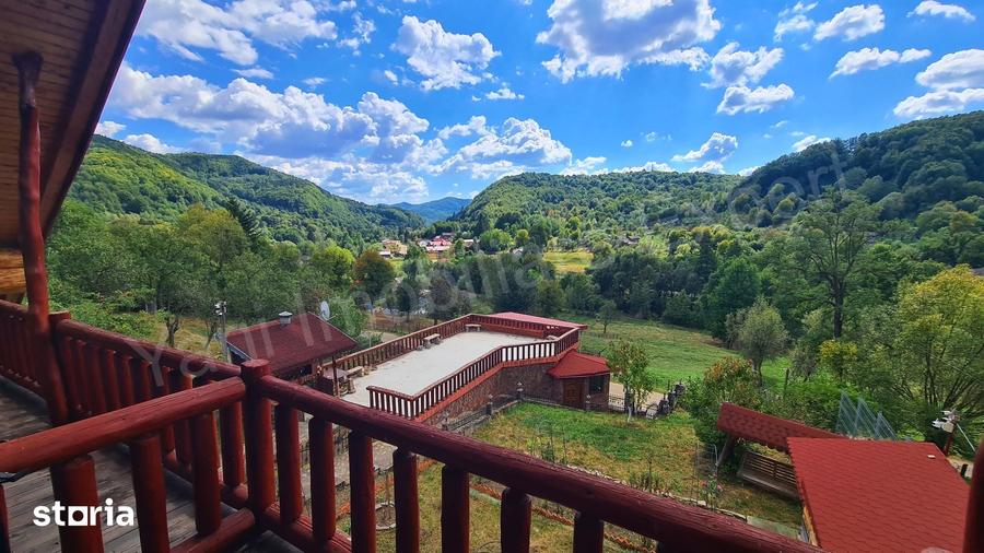Casă cu 5 camere cu Teren 723 Mp în Bradu