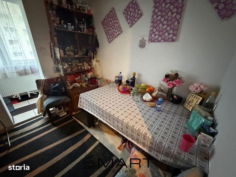 Apartament cu 3 camere decomandat, mobilat în Vasile Aaron