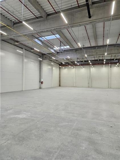 Spațiu industrial, de 900 mp, în Est