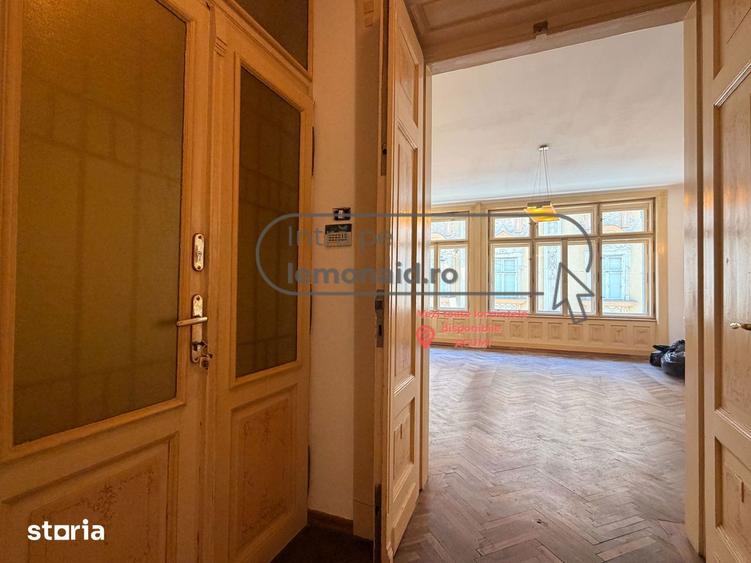 Apartament cu 3 camere decomandat în P-ța Unirii