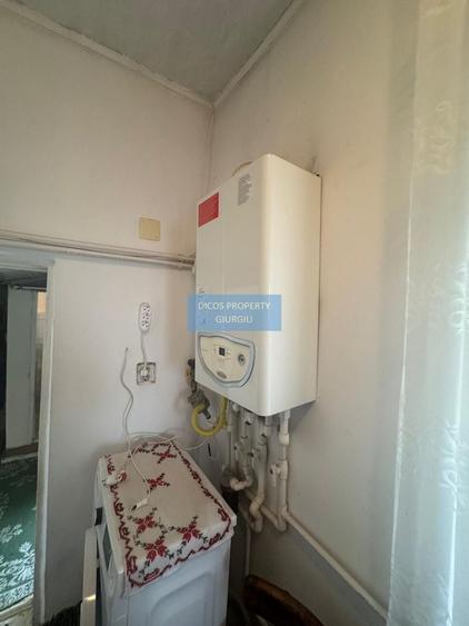 Casă individuală cu 3 camere cu Canalizare în Casa Cărții
