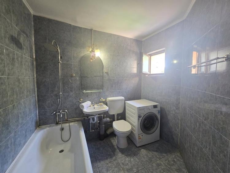Apartament 3 camere, Decomandat, Piata Alexandru cel Bun - 1
