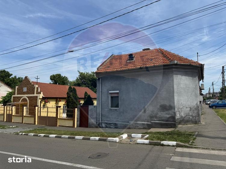 Casă cu 4 camere cu Teren 450 Mp în Șega