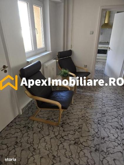 Apartament cu 2 camere decomandat în P-ța Victoriei