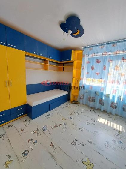 Apartament cu 3 camere semidecomandat în Titan