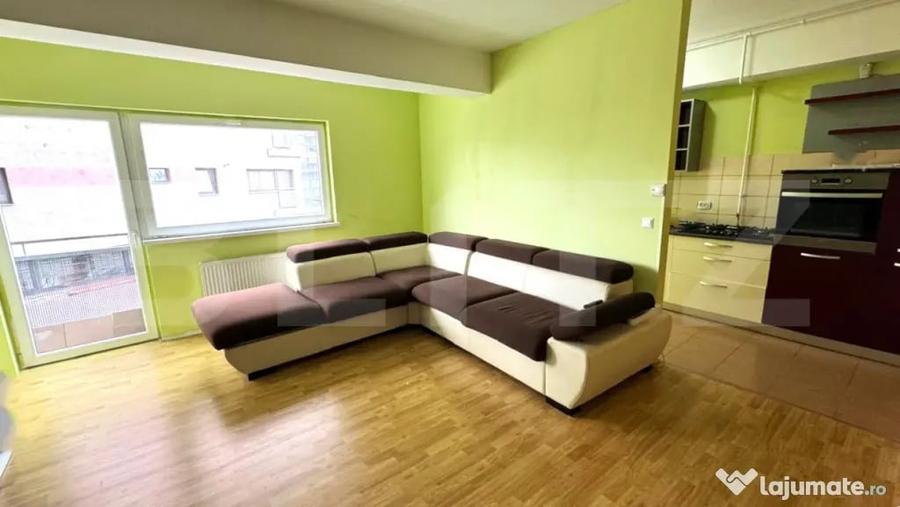 Apartament cu 3 camere decomandat în Independenței