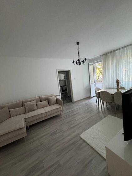 Apartament cu 2 camere semidecomandat în 1 Mai