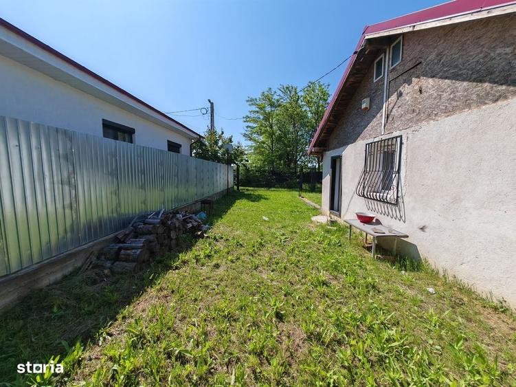 Casă cu 3 camere nedecomandat în Izvoare