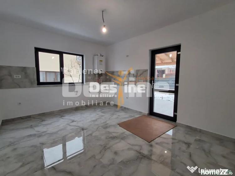 Casă cu 4 camere cu Teren 325 Mp în Valea Adâncă