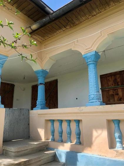 Casă în Lădești