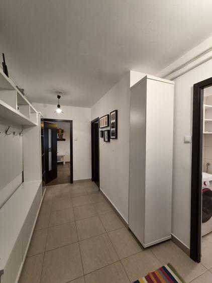 Apartament cu 2 camere decomandat în Tractorul