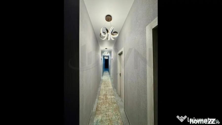 Apartament cu 5 camere decomandat în Mihai Bravu