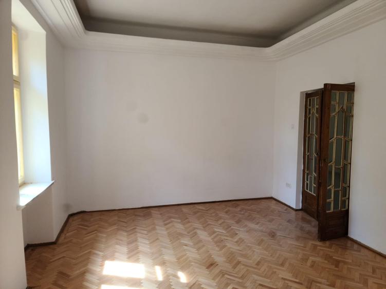 Apartament cu 3 camere decomandat în Unirii