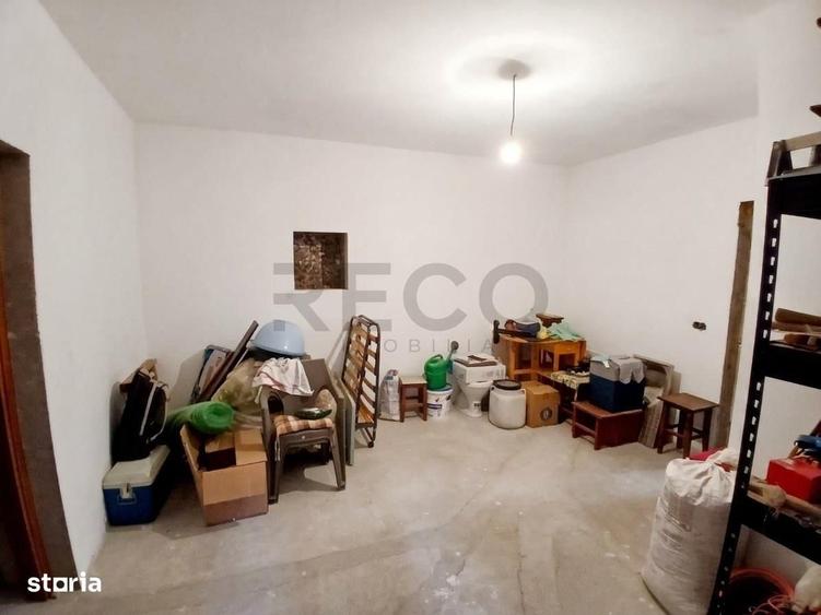 Casă cu 4 camere în Tărian