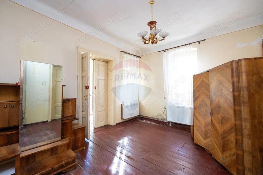 Casa + teren de vanzare in centrul Pite?tiului, Strada Egalita?ii - 13