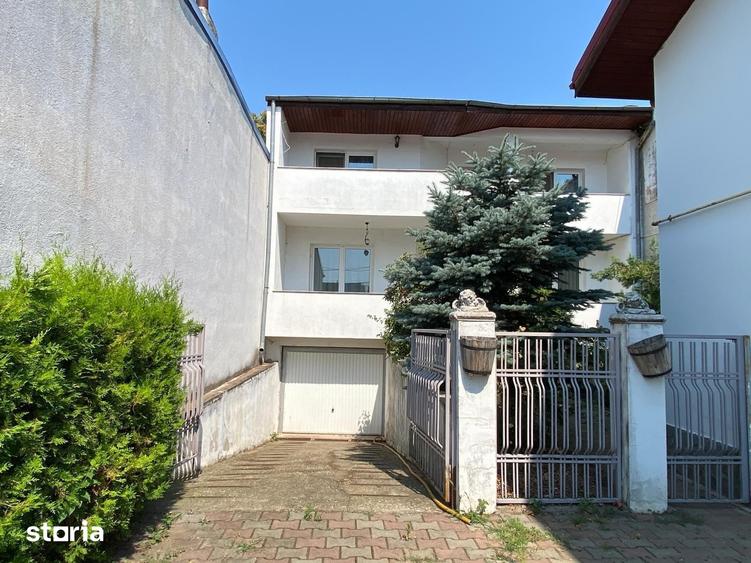 Casă cu 5 camere decomandat cu Teren 260 Mp în Crângași