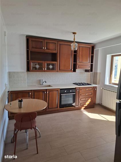 Apartament cu 3 camere decomandat în Centrul Civic