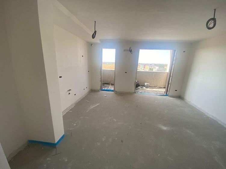 Apartament cu 2 camere decomandat în Girocului
