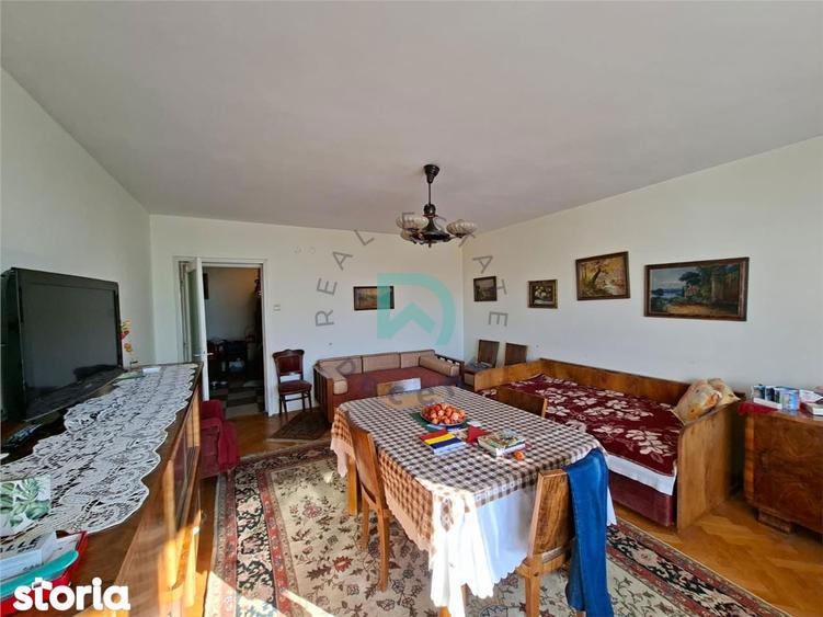 Apartament cu 3 camere decomandat în Centrul Istoric