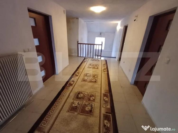 Casă cu 6 camere cu Teren 950 Mp în Central