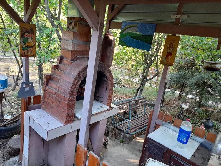 Casă cu 3 camere cu Teren 1020 Mp în Stănești
